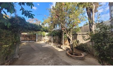 SE VENDE AMPLIA CASA  EN LA COMUNA DE MACUL