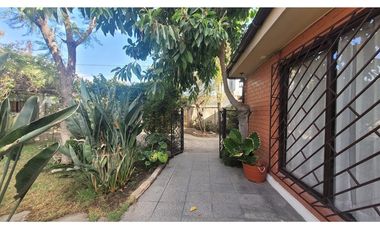 SE VENDE AMPLIA CASA  EN LA COMUNA DE MACUL