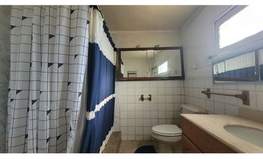 SE VENDE AMPLIA CASA  EN LA COMUNA DE MACUL