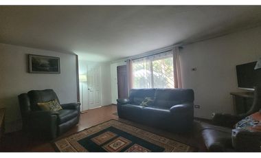 SE VENDE AMPLIA CASA  EN LA COMUNA DE MACUL