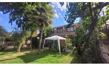 SE VENDE AMPLIA CASA  EN LA COMUNA DE MACUL