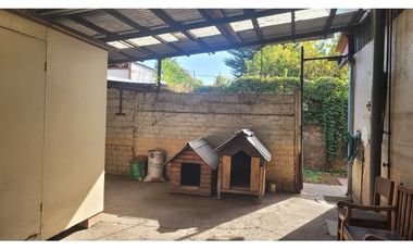 SE VENDE AMPLIA CASA  EN LA COMUNA DE MACUL