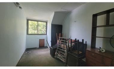 SE VENDE AMPLIA CASA  EN LA COMUNA DE MACUL