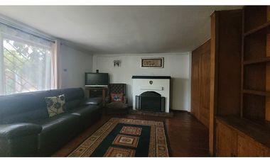 SE VENDE AMPLIA CASA  EN LA COMUNA DE MACUL