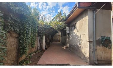 SE VENDE AMPLIA CASA  EN LA COMUNA DE MACUL