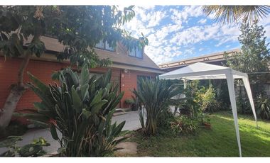 SE VENDE AMPLIA CASA  EN LA COMUNA DE MACUL