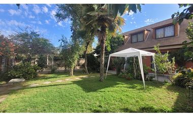 SE VENDE AMPLIA CASA  EN LA COMUNA DE MACUL