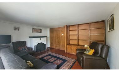 SE VENDE AMPLIA CASA  EN LA COMUNA DE MACUL