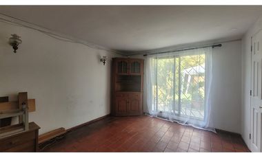 SE VENDE AMPLIA CASA  EN LA COMUNA DE MACUL