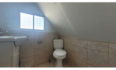 SE VENDE AMPLIA CASA  EN LA COMUNA DE MACUL