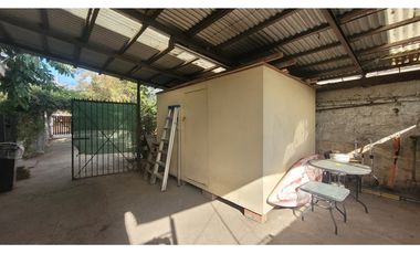 SE VENDE AMPLIA CASA  EN LA COMUNA DE MACUL