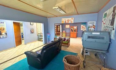 Propiedad con giro comercial en  Melipilla