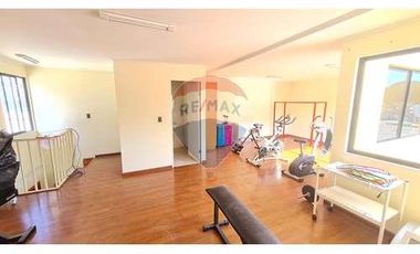 Hermosa casa en Gran Vía remodelada