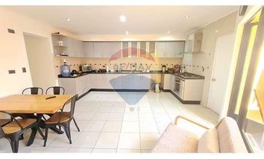 Hermosa casa en Gran Vía remodelada