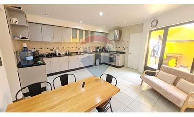 Hermosa casa en Gran Vía remodelada