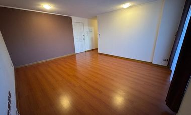 ARRIENDO Doña Javiera con estacionamiento