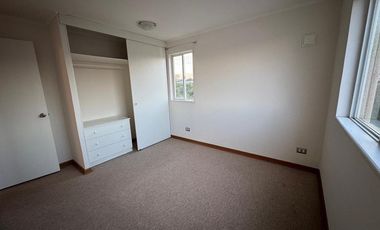 ARRIENDO Doña Javiera con estacionamiento