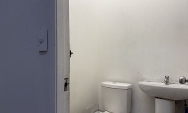 Arriendo, local comercial 272 mts., a pasos de Metro Manquehue