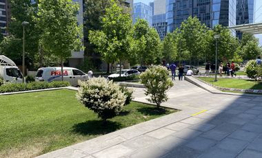 Arriendo, local comercial 272 mts., a pasos de Metro Manquehue