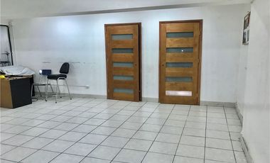 EXCELENTE LOCAL COMERCIAL EN INMEJORABLE UBICACIÓN