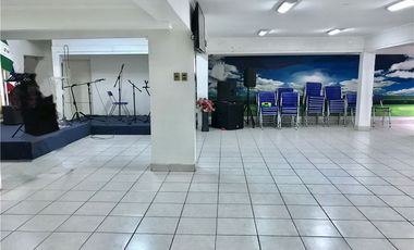 EXCELENTE LOCAL COMERCIAL EN INMEJORABLE UBICACIÓN