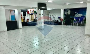 EXCELENTE LOCAL COMERCIAL EN INMEJORABLE UBICACIÓN