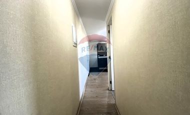 Departamento en C. Plaza Parque Los Poetas.