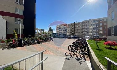 Departamento en C. Plaza Parque Los Poetas.