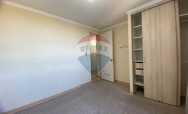 Departamento en C. Plaza Parque Los Poetas.