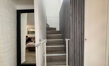 Casa Moderna en Peñaflor: Espacio y Comodidad