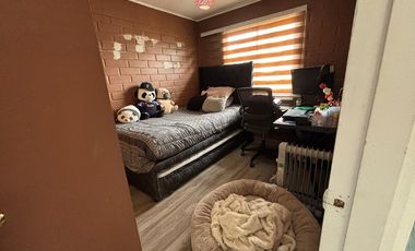 Casa Moderna en Peñaflor: Espacio y Comodidad