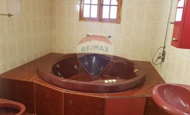 Se Vende Casa con piscina en Conchalí