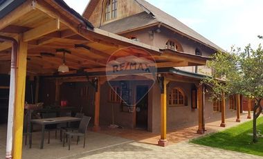 Se Vende Casa con piscina en Conchalí