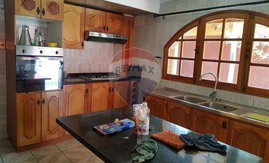 Se Vende Casa con piscina en Conchalí