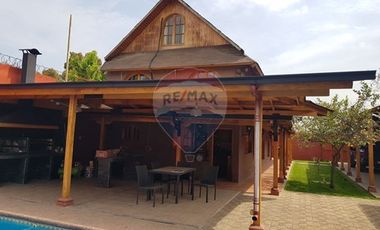 Se Vende Casa con piscina en Conchalí