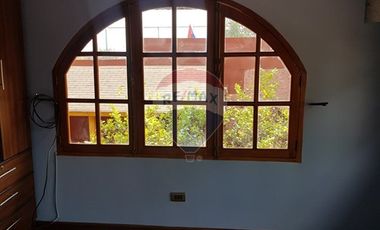 Se Vende Casa con piscina en Conchalí