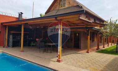 Se Vende Casa con piscina en Conchalí