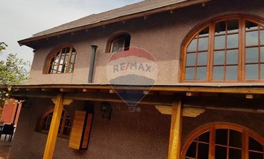 Se Vende Casa con piscina en Conchalí