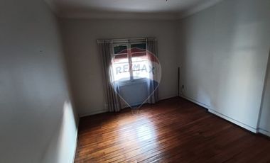 SE ARRIENDA CASA/OFICINA EN AVDA SANTA ISABEL