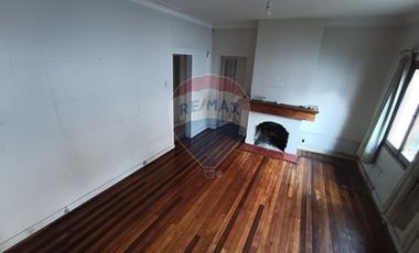 SE ARRIENDA CASA/OFICINA EN AVDA SANTA ISABEL