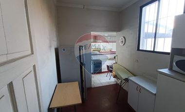 SE ARRIENDA CASA/OFICINA EN AVDA SANTA ISABEL