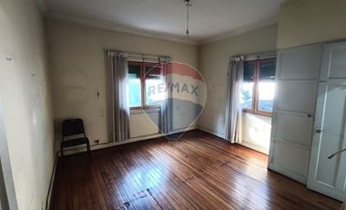 SE ARRIENDA CASA/OFICINA EN AVDA SANTA ISABEL