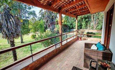 Venta casa 350m2, a 5 min. de Ruta 78