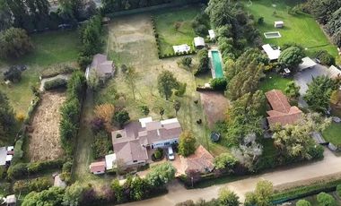 Venta casa 350m2, a 5 min. de Ruta 78