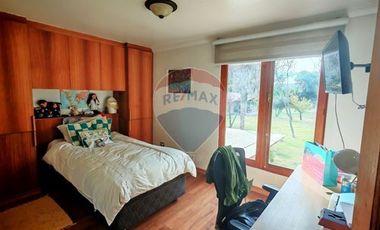 Venta casa 350m2, a 5 min. de Ruta 78