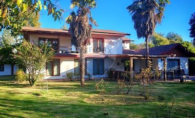 Venta casa 350m2, a 5 min. de Ruta 78