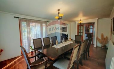 Venta casa 350m2, a 5 min. de Ruta 78