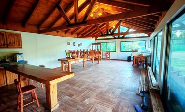 Venta casa 350m2, a 5 min. de Ruta 78