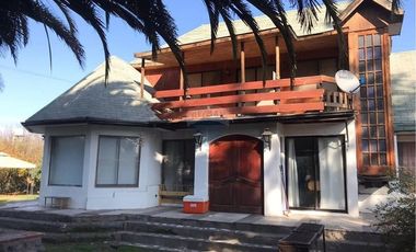 CASA EN PARCELA CON CESIÓN DE DERECHO