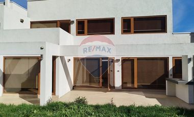 INMEJORABLE CASA HABITACION EN L.A.